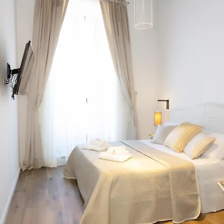 Apartman Lux With 3 Bedrooms And Spanish Steps *